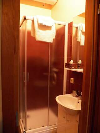 Апартаменты Apartment Under the Maple Клайпеда Апартаменты с видом на сад-10