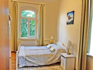 Апартаменты Apartment Under the Maple Клайпеда Апартаменты с видом на сад-11