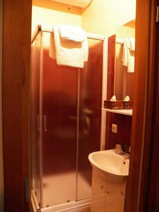 Апартаменты Apartment Under the Maple Клайпеда Апартаменты с видом на сад-15