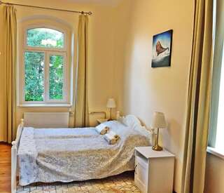 Апартаменты Apartment Under the Maple Клайпеда Апартаменты с видом на сад-23